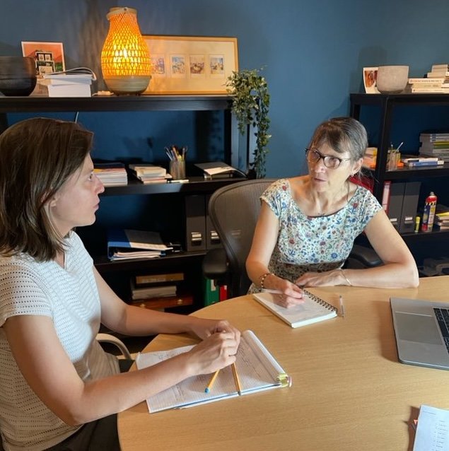 Marine Sivelle, coach parentale, et le Docteur Geneviève Sivelle, pédiatre, co-auteures de la méthode de sommeil pour enfants de 0 à 6 ans.